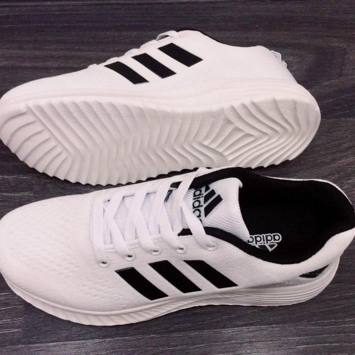 Кроссовки Adidas 44