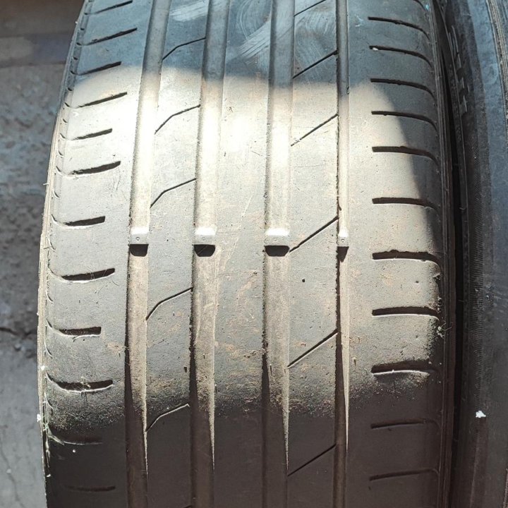 Nexen nfera su1 235 45 r18