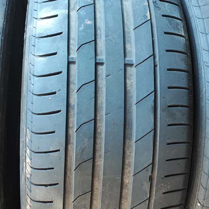 Nexen nfera su1 235 45 r18