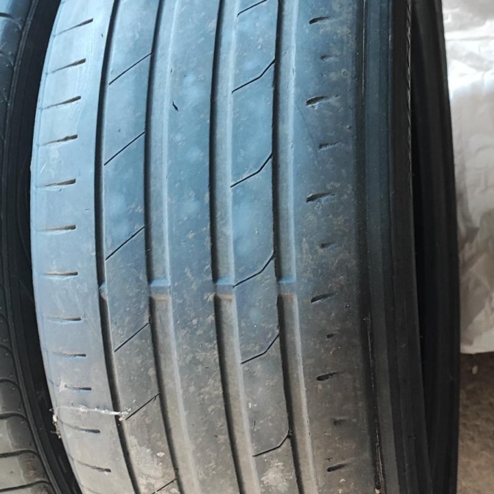 Nexen nfera su1 235 45 r18