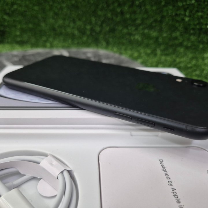 Apple iPhone XR 128GB в идеале (магазин)