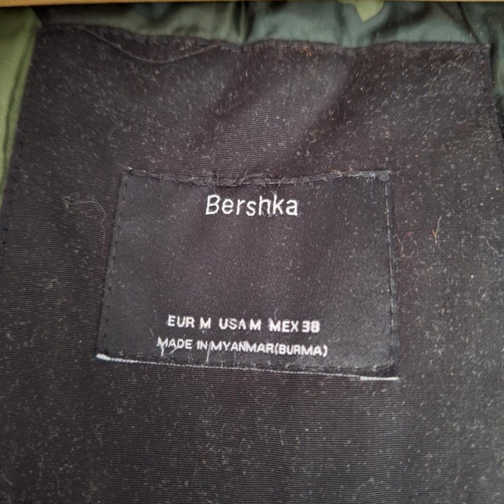 Парка мужская Bershka