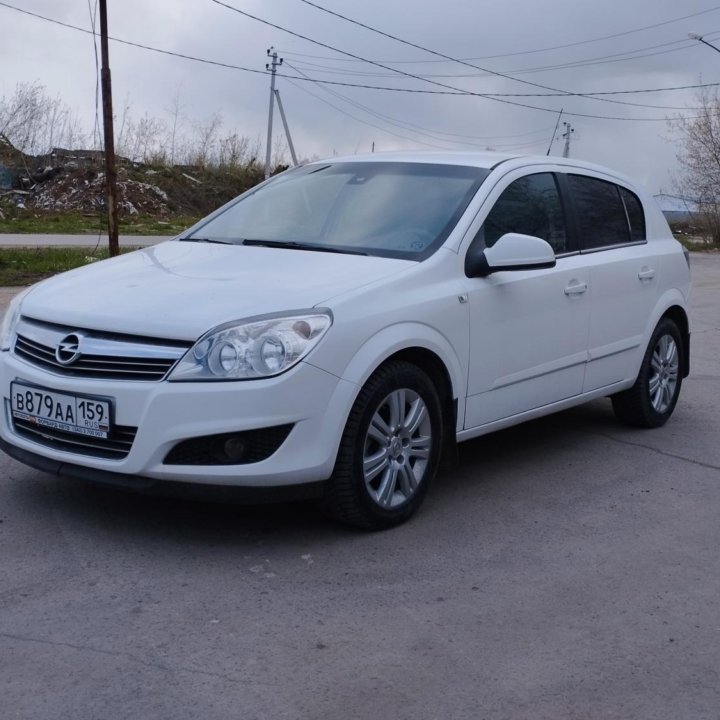 Opel Astra, 2012