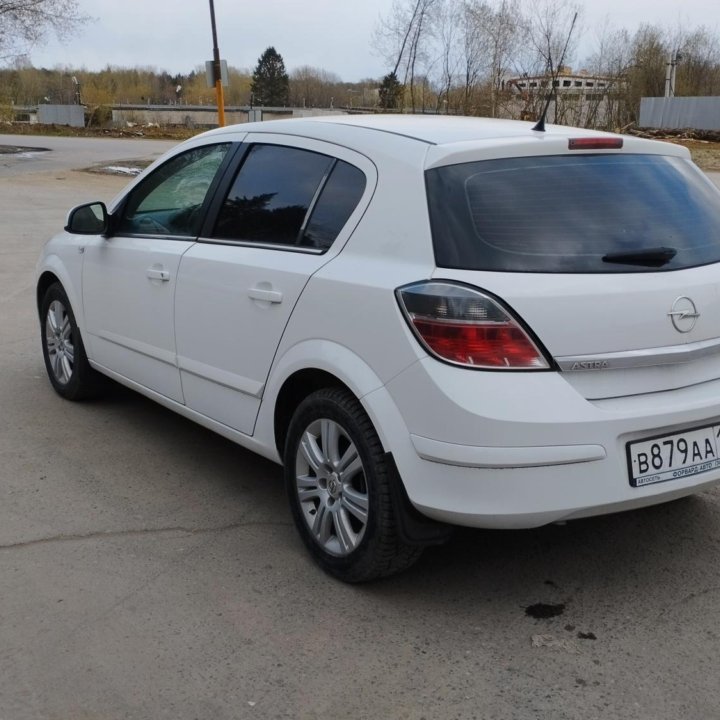 Opel Astra, 2012