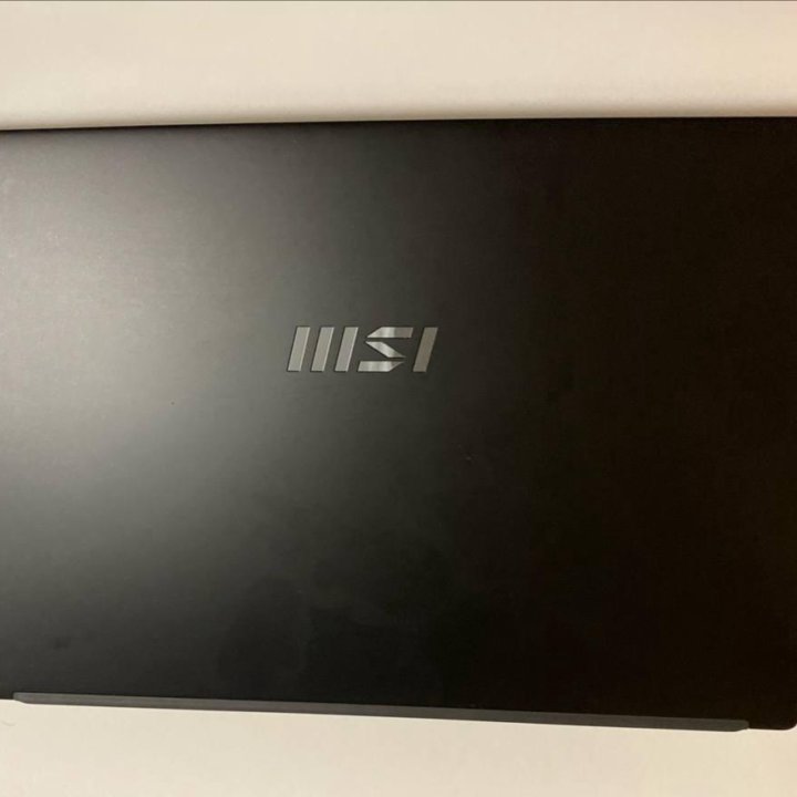 Ноутбук MSI Modern 15 B12M-215XRU