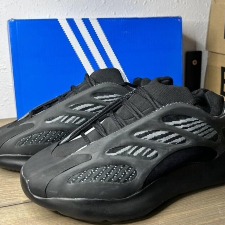 Кроссовки Adidas Yeezy Boost 700