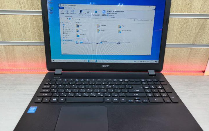 Ноутбук Acer intel Pentium N3540/intel graphics/8/256