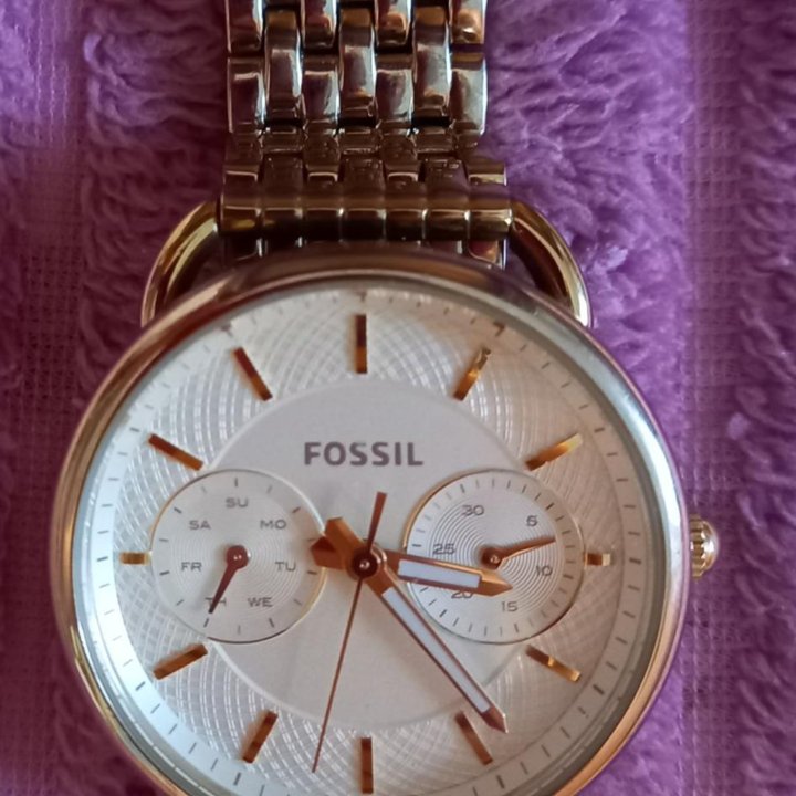 Часы женские Fossil