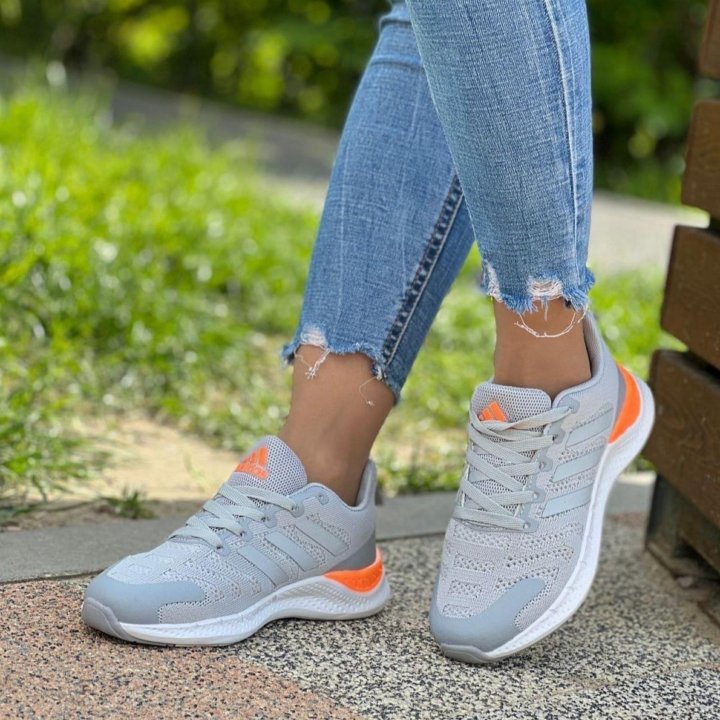 Кроссовки Adidas 38