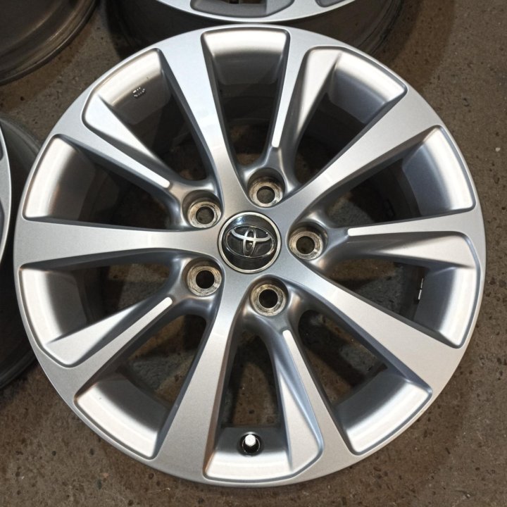 Фирменные диски Toyota R16 5x114.3