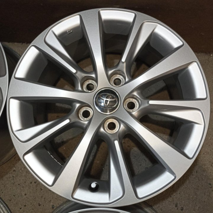 Фирменные диски Toyota R16 5x114.3