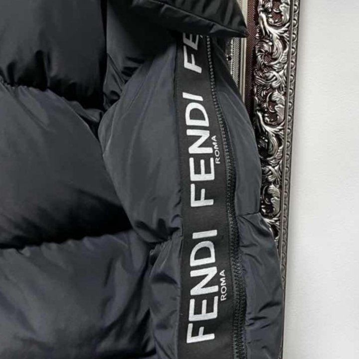 Fendi пуховик новый