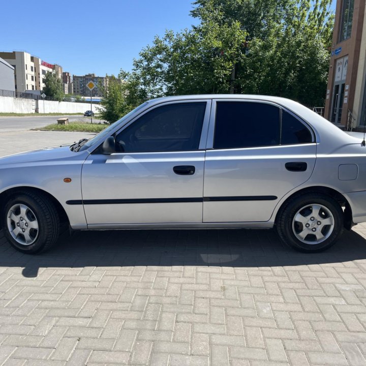 Hyundai Accent, 2010