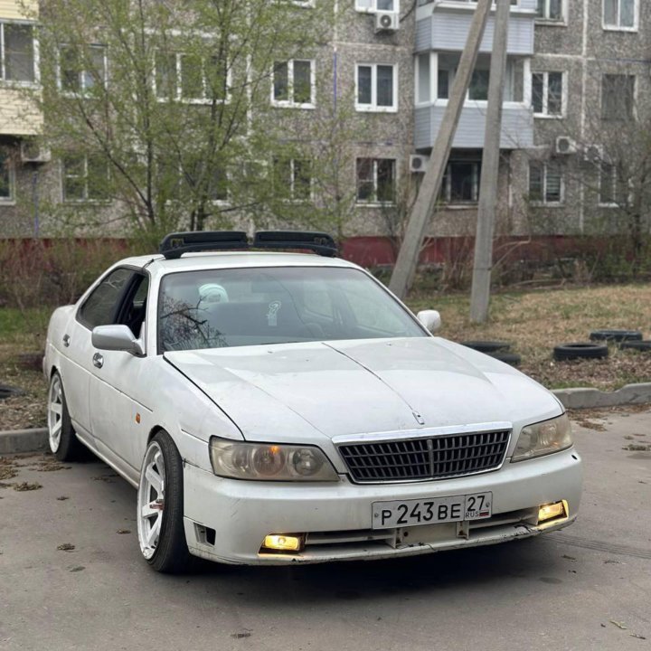 Nissan Laurel, 2000