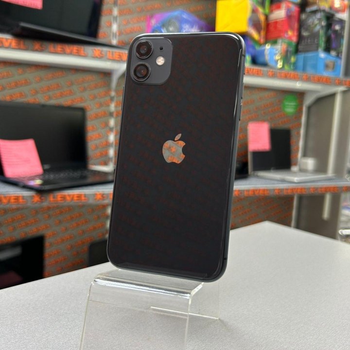 Смартфон Apple iPhone 11 64 ГБ .АКБ 100%