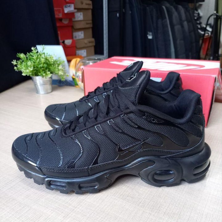 Кроссовки Nike Air Max Tn plus