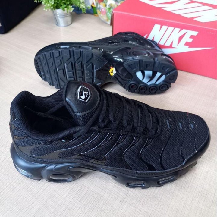 Кроссовки Nike Air Max Tn plus