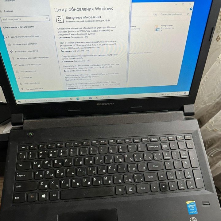 Lenovo b5030, 4-x яд. Intel N3530/4gb/500gb hdd/2g