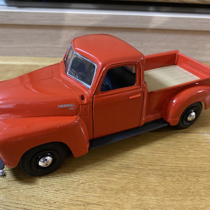 Модель Chevrolet Pickup 1:25