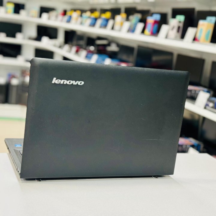 Ноутбук Lenovo / Pentium N3540 / SSD / GF 820M