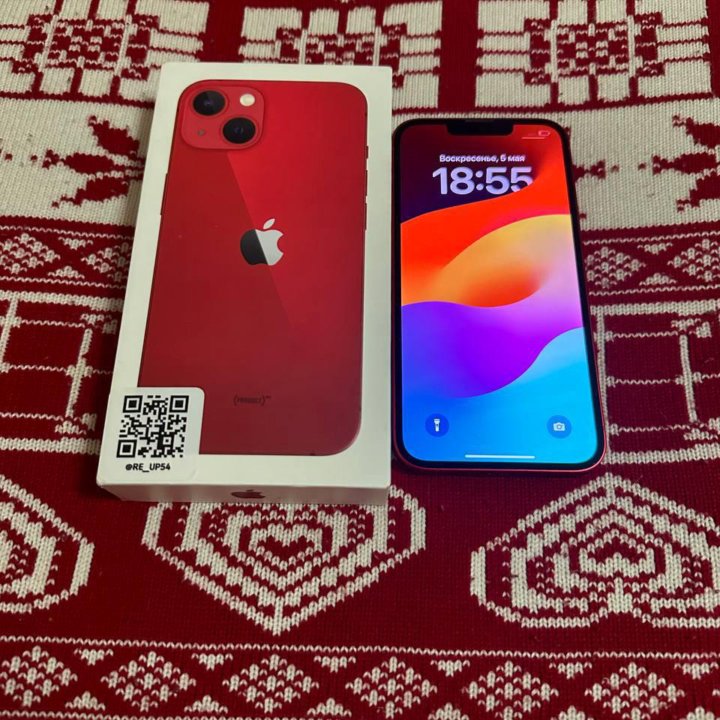 iPhone 13 128 Red