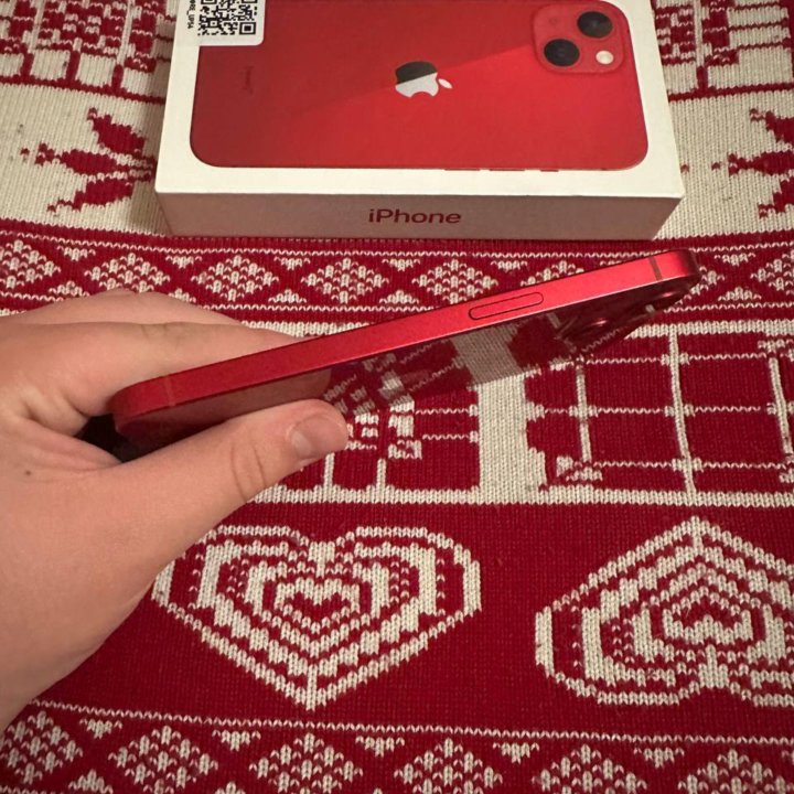 iPhone 13 128 Red