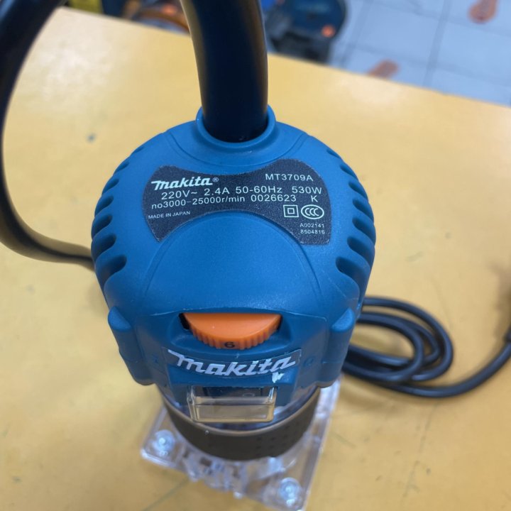 Фрезер Makita 530 Вт новый