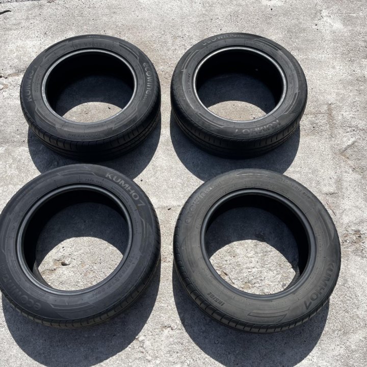 Продаю шины KUMHO ecowing ES01,