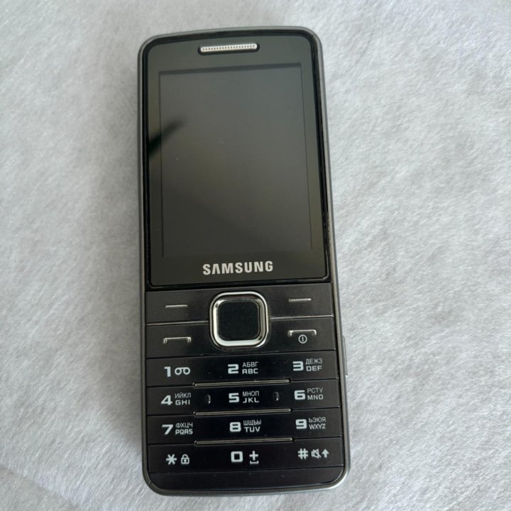 Сотовый телефон Samsung GT-S5610