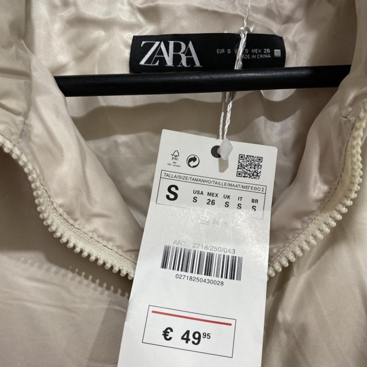 Жилет Zara