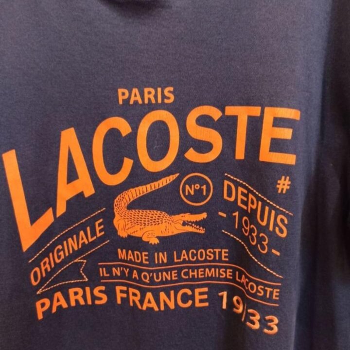 Футболка Lacoste.