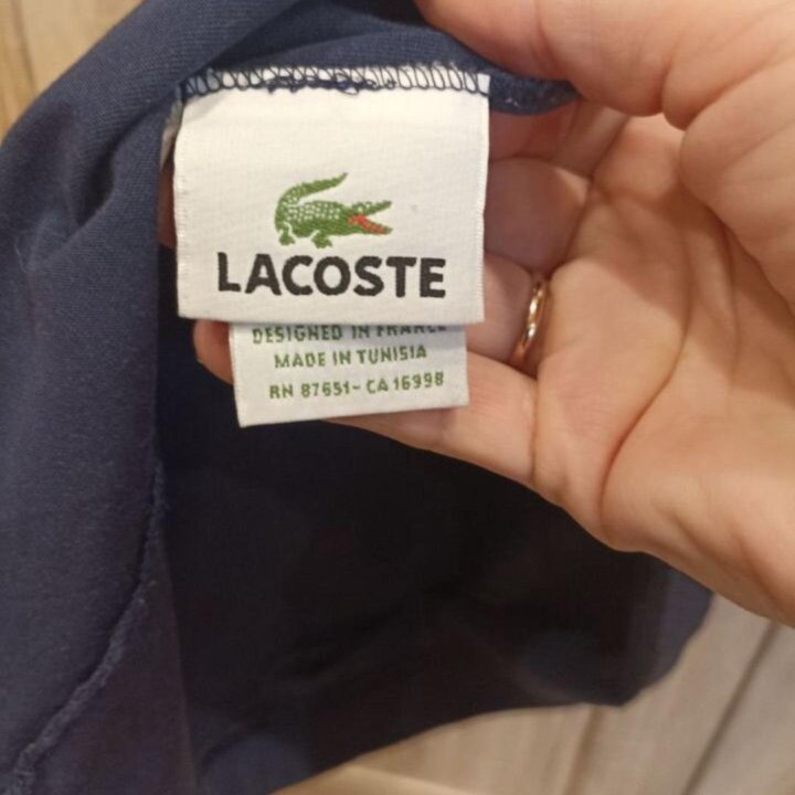 Футболка Lacoste.