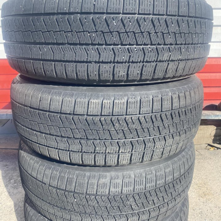 215/60/17 Bridgestone vrx2 липучка