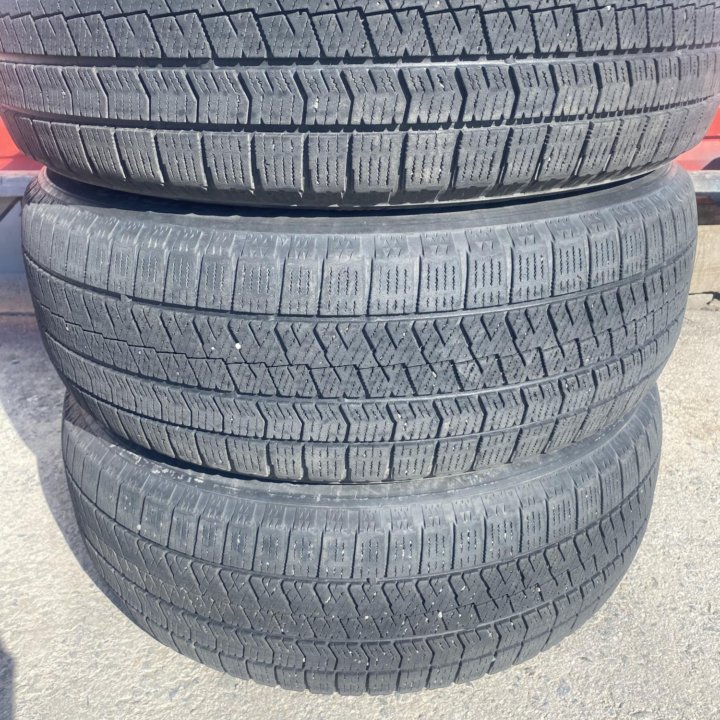 215/60/17 Bridgestone vrx2 липучка