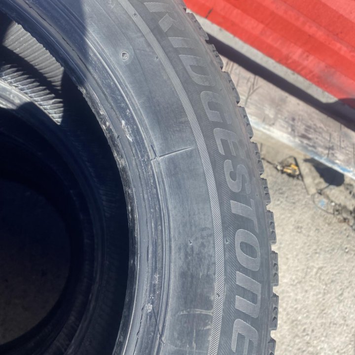 215/60/17 Bridgestone vrx2 липучка