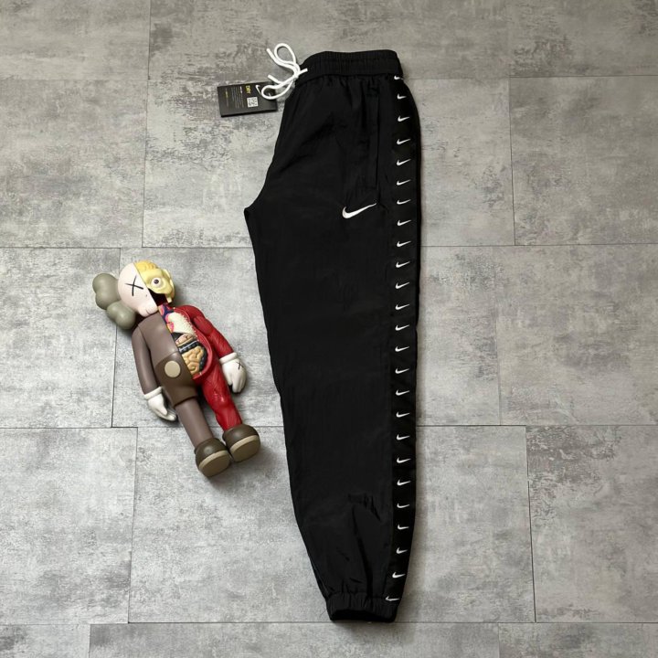 Спортивные штаны Nike