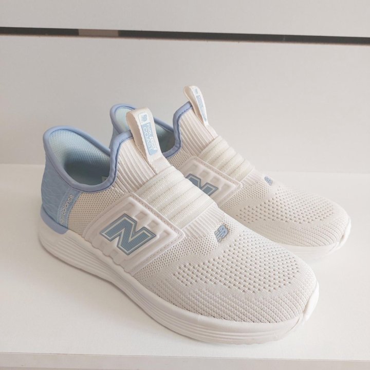 Кроссовки женские без шнуров New Balance