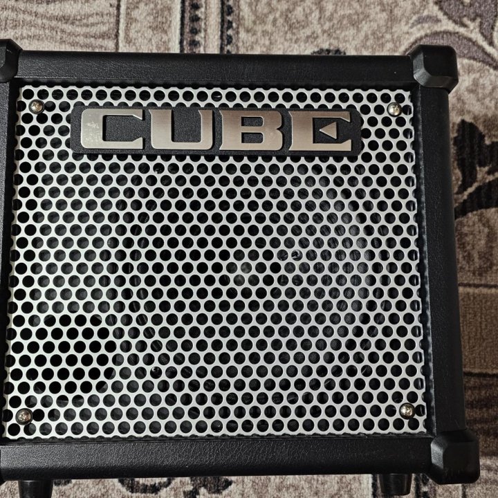 Комбоусилитель roland cube-10gx