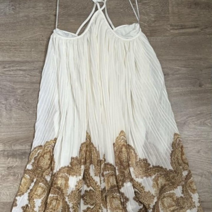 Продаю Платья