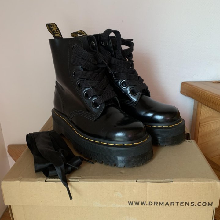 Ботинки женские Dr.Martens Molly Buttero