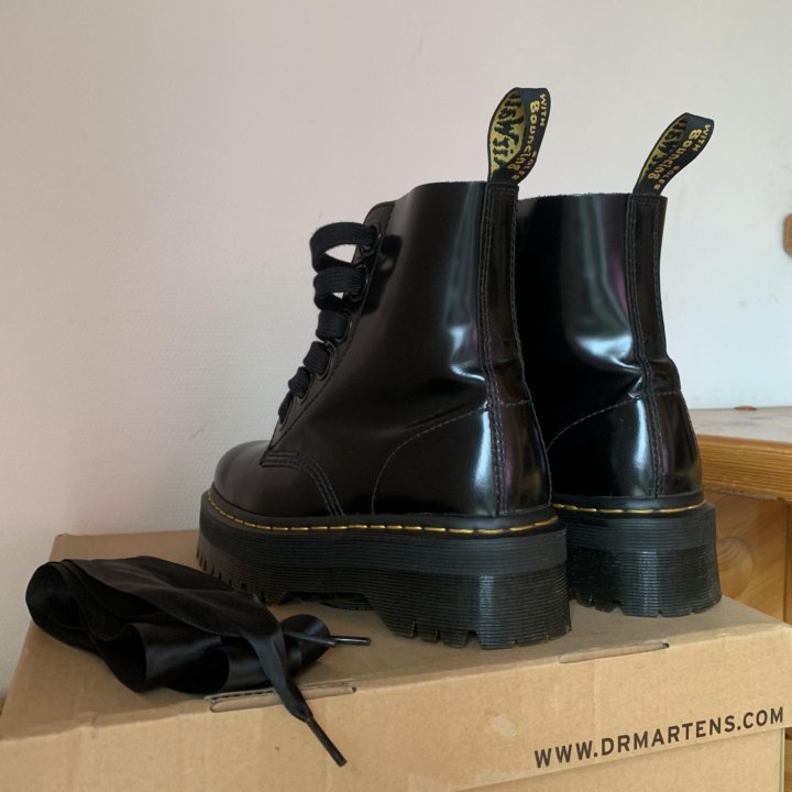 Ботинки женские Dr.Martens Molly Buttero