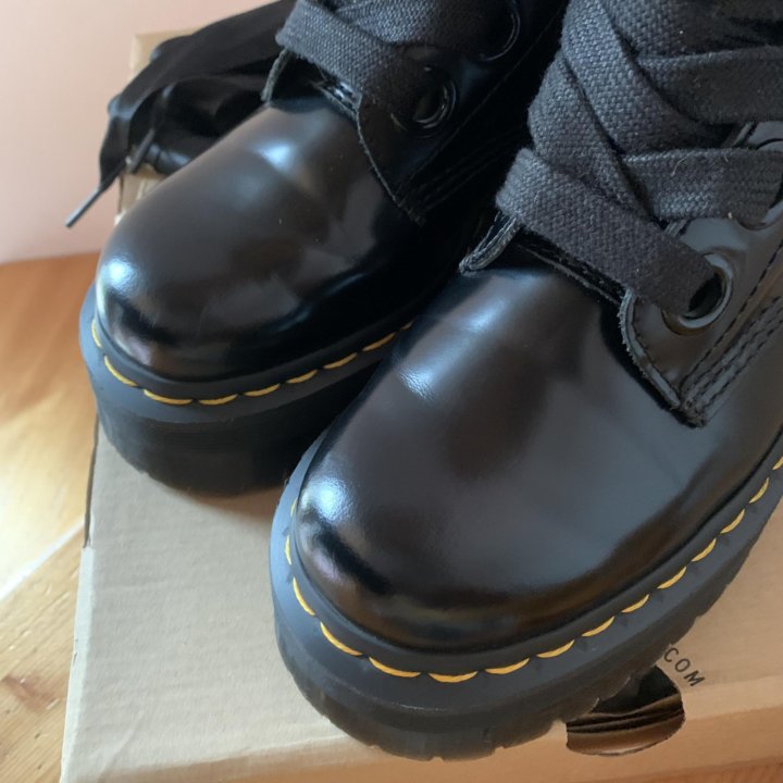 Ботинки женские Dr.Martens Molly Buttero