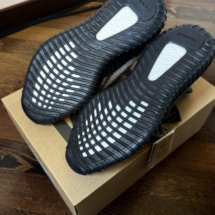 Кроссовки adidas yezzy boost 350 новые