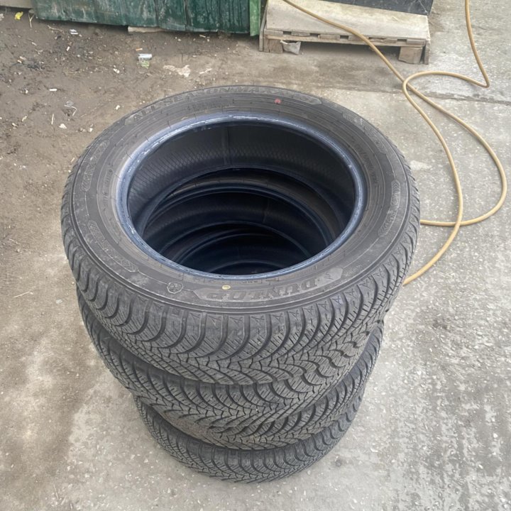 Продаю шины Dunlop 195/60R16