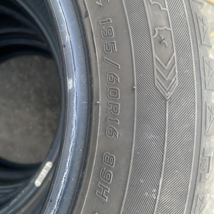 Продаю шины Dunlop 195/60R16