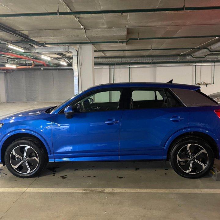 Audi Q2L e-tron, 2022