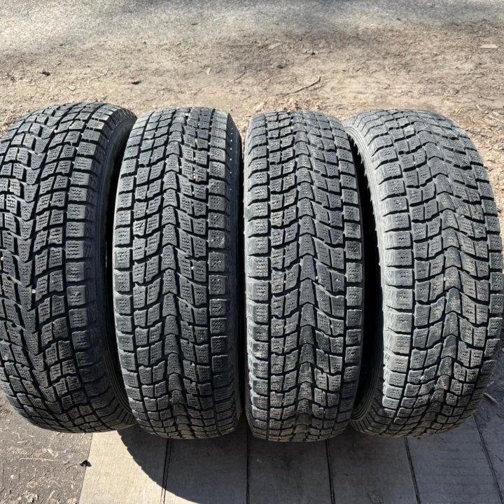 225/65 R17 DUNLOP ЛИПУЧКА