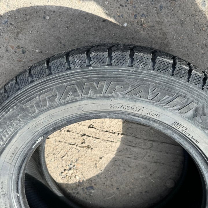 225/65 R17 TOYO ЛИПУЧКА