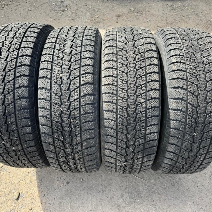 225/65 R17 TOYO ЛИПУЧКА