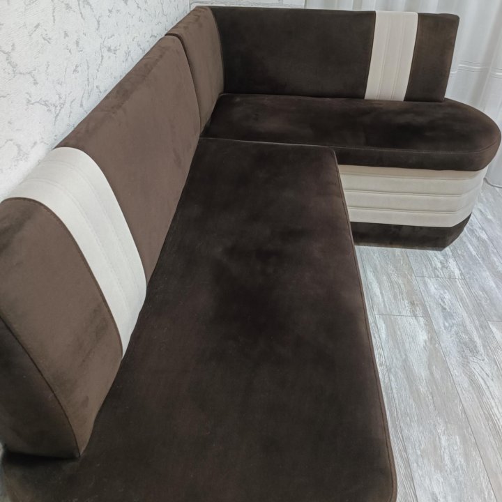 Диван кухонный